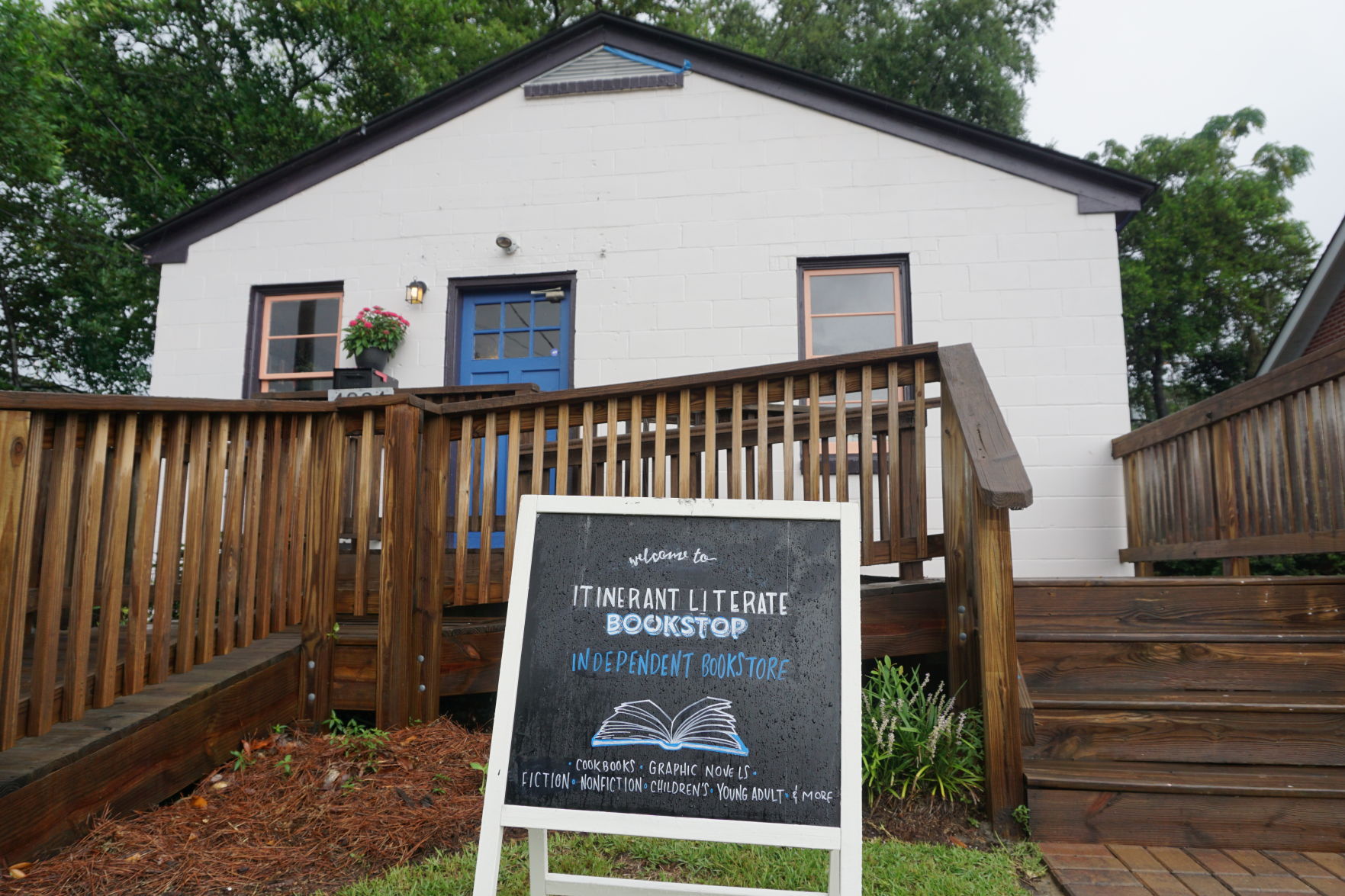 Itinerant Literate - exterior